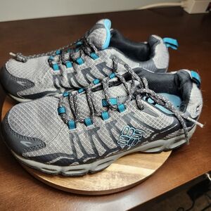 Size 7 Columbia women's waterproof hikers